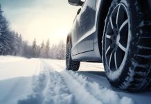 Автомобиль. Зима. Картинка из фотобанка