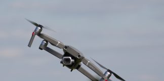 Беспилотник, дрон. Изображение из фотобанка