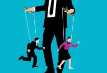 Политика. Куклы. Марионетки. Изображение из фотобанка