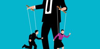 Политика. Куклы. Марионетки. Изображение из фотобанка