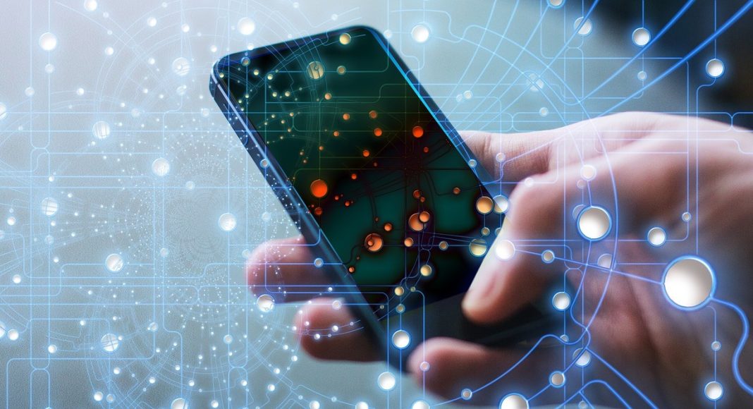 Смартфон. Интернет. Картинка из фотобанка