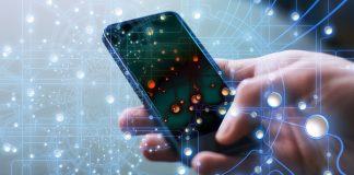 Смартфон. Интернет. Картинка из фотобанка