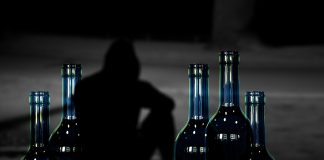 Пьянство. Алкоголь. Изображение из фотобанка