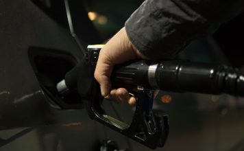 Страхи, бензин и выборы: повлияет ли дефицит топлива на политические настроения в Хакасии? Бензин. Автомобиль. Изображение из фотобанка
