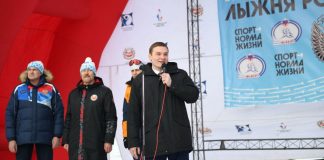 Глава Хакасии на Лыжне России. Фото со страницы Валентина Коновалова
