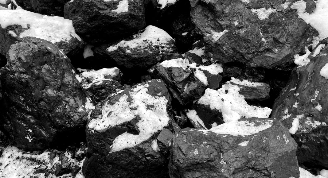 Уголь. Фото pulse19.ru