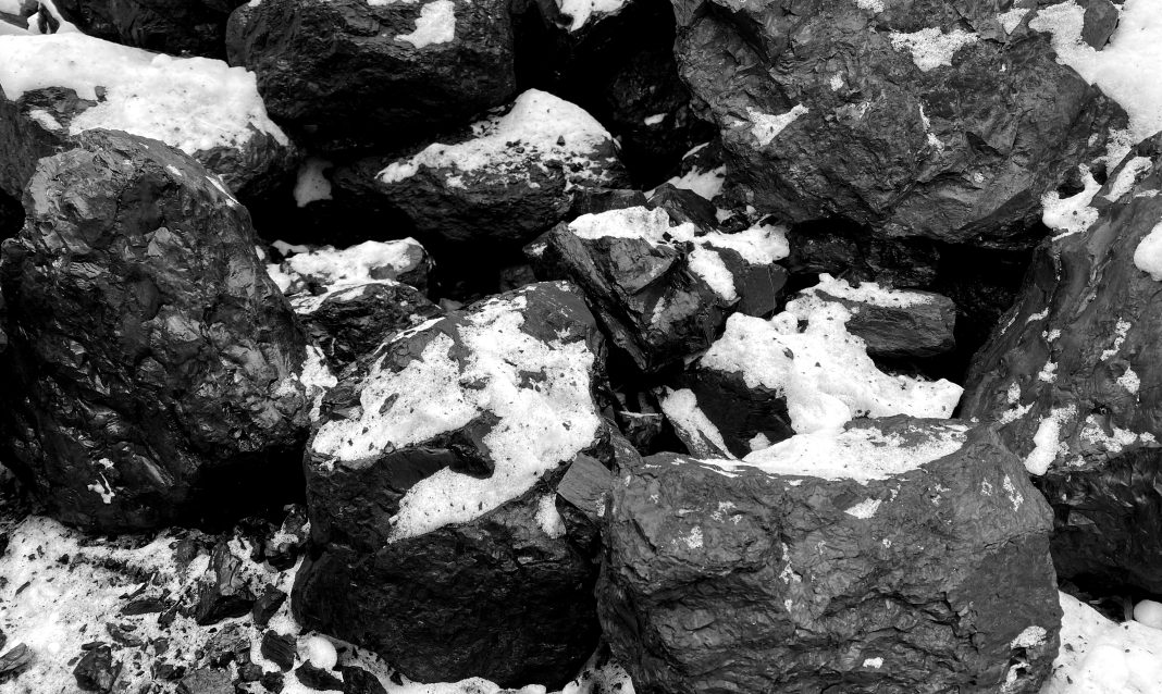 Уголь. Фото pulse19.ru