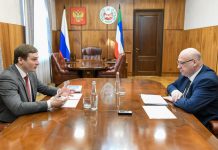 Коновалов и Ананьевский. Фото предоставлено пресс-службой главы Хакасии