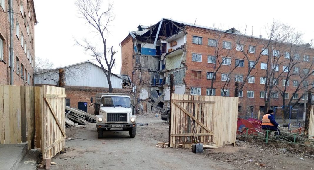 Аварийное общежитие. Фото со страницы Василия Белоногова Аварийное общежитие. Фото со страницы Василия Белоногова