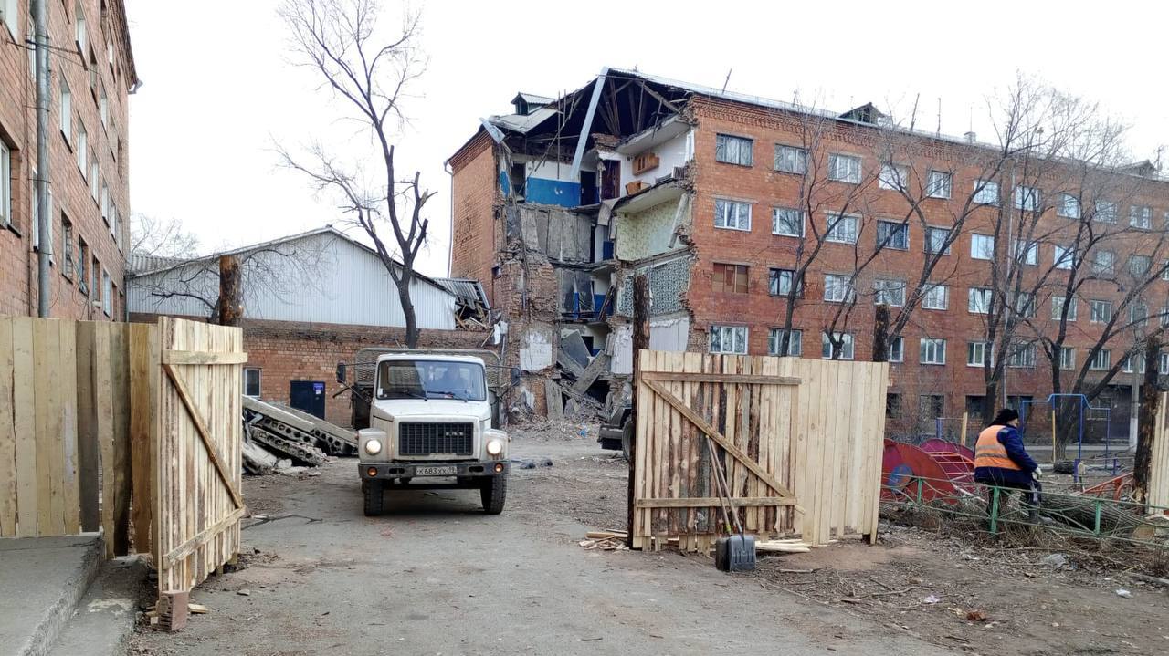 Аварийное общежитие. Фото со страницы Василия Белоногова