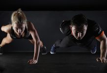 Зарядка. Тренировка. Изображение из фотобанка