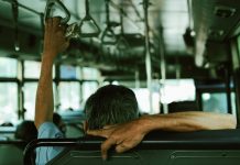 Автобус. Изображение из фотобанка