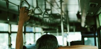 Автобус. Изображение из фотобанка