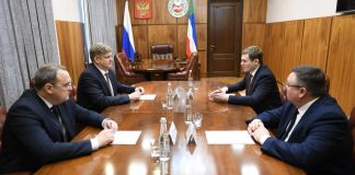 Серышев и Коновалов. Фото со страницы Главы Хакасии