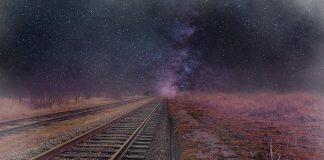 Неизвестность. Дорога. Иллюзия. Изображение из фотобанка