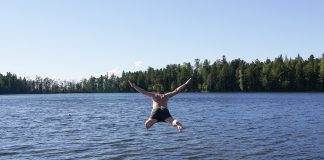 Купание. Изображение из фотобанка