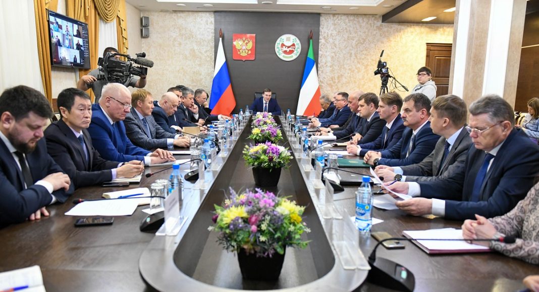 Фото предоставлено пресс-службой правительства РХ Фото предоставлено пресс-службой правительства РХ