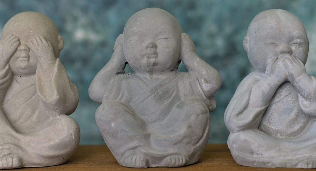 Три мудреца: ничего не вижу, ничего не слышу, ничего никому не скажу