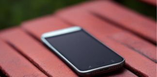 Телефон. Изображение kandinsky