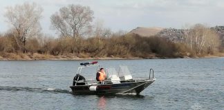 Катер. Фото МЧС по РХ