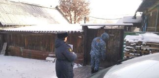 У дома. Фото предоставлено пресс-службой ФССП