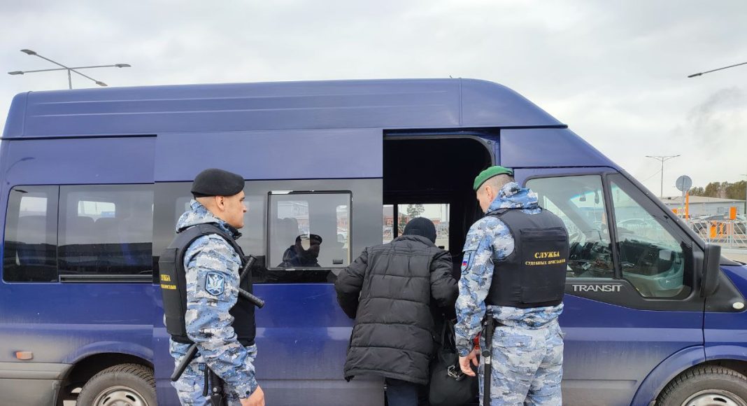 Депортация. Фото ФССП по РХ Депортация. Фото ФССП по РХ