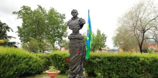 Бюст Аймира Миягашева. Фото предоставлено пресс-службой ВС РХ