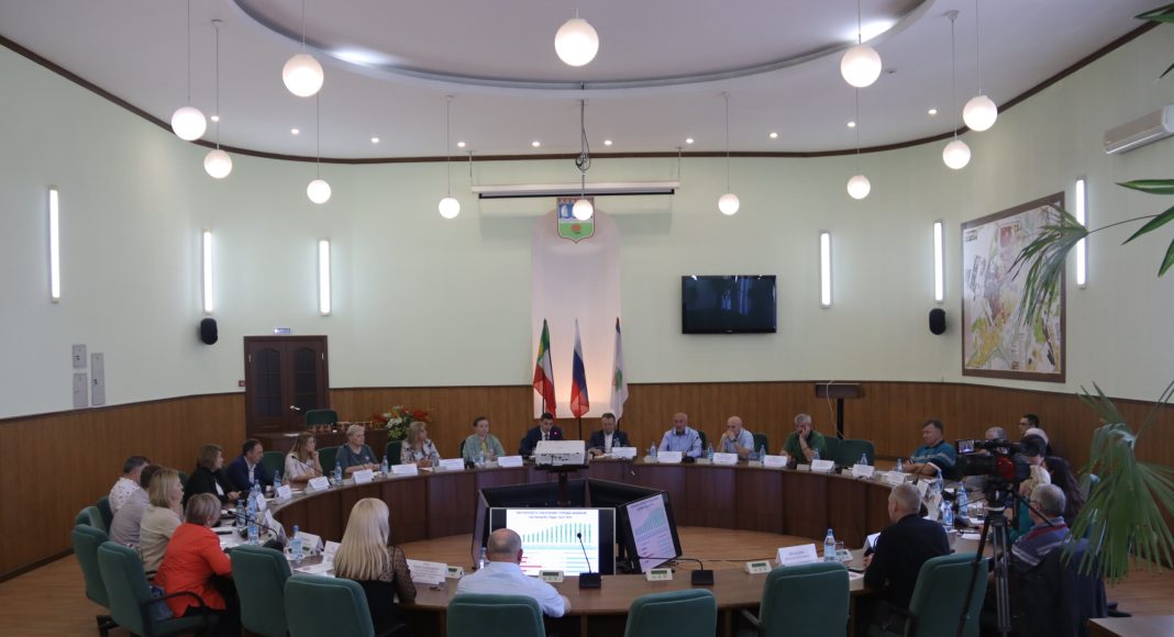 Совет. Фото предоставлено Администрацией Абакана