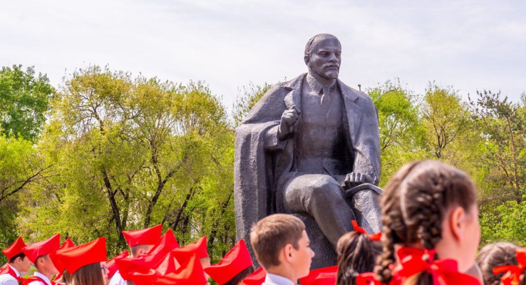 Пионеры. Фото со страницы Валентина Коновалова