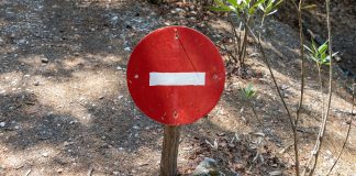 Знак Стоп. Изображение из фотобанка