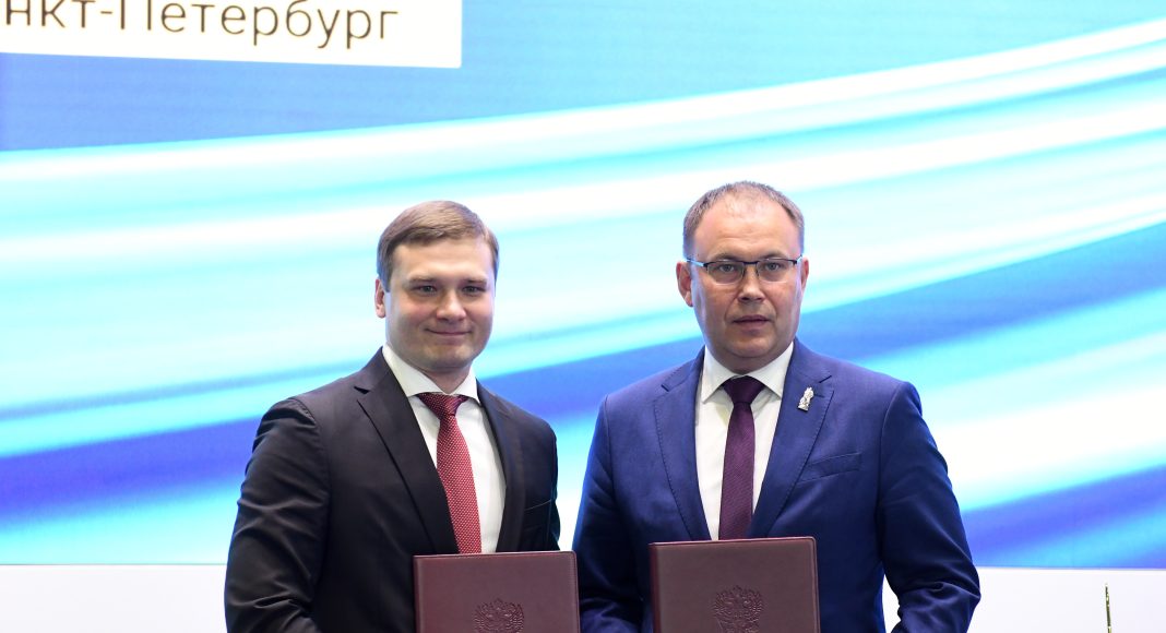 Валентин Коновалов и Илья Середюк. Фото предоставлено пресс-службой главы РХ