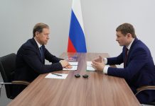 Денис Мантуров и Валентин Коновалов. Фото пресс-службы главы РХ