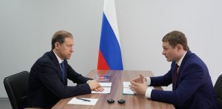 Денис Мантуров и Валентин Коновалов. Фото пресс-службы главы РХ