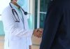 В Новосибирске прооперировали мужчину, который год жил с разорванным сердцем Врач, доктор, медицина