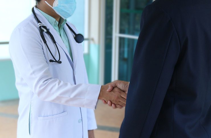 Для бойцов и их семей доступна бесплатная психологическая поддержка в поликлинике Черногорска Врач, доктор, медицина