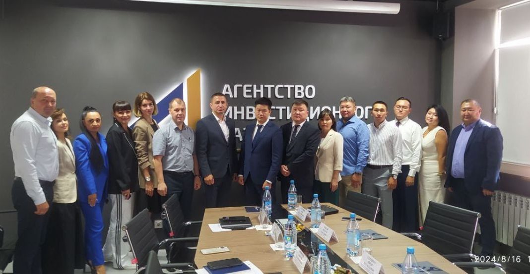 Фото: r-19.ru Встреча с делегацией Тувы в Фонде развития РХ