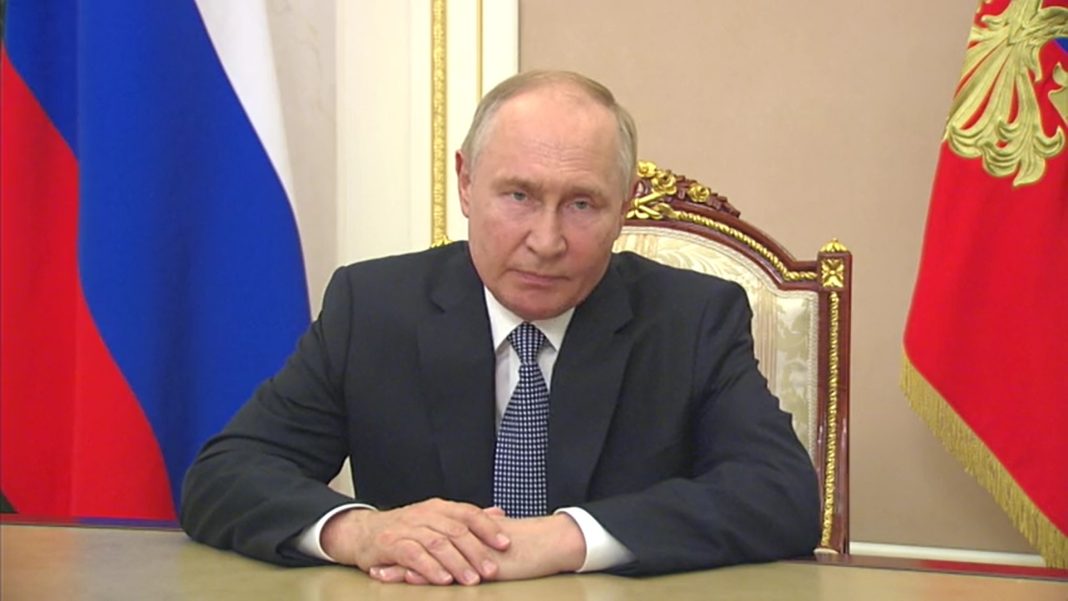 Владимир Путин. Кадр съемки пресс-службы Кремля Владимир Путин. Кадр съемки пресс-службы Кремля