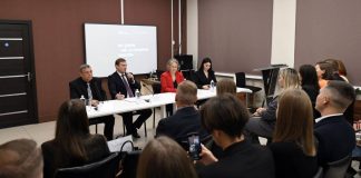 Встреча с молодежью. Фото: Фонд развития РХ