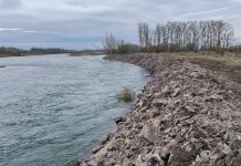 Дамба на реке Абакан. Фото из телеграм-канала Минприроды РХ