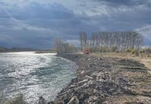 Укрепление берега реки Абакан. Фото из телеграм-канала Минприроды РХ