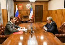 Валентин Коновалов и Николай Шульгинов. Фото: r-19.ru