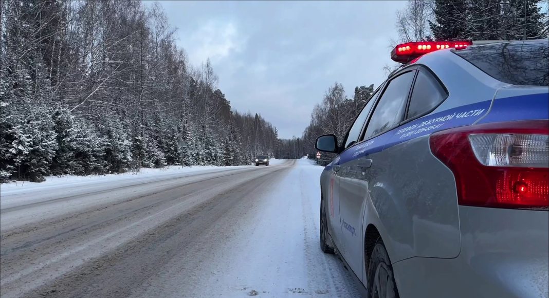 Фото Госавтоинспекции Снег на дороге, гололед