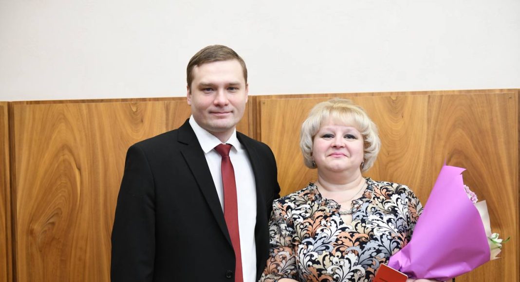 Валентин Коновалов и Ольга Михель. Фото пресс-службы главы РХ