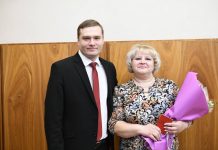 Валентин Коновалов и Ольга Михель. Фото пресс-службы главы РХ