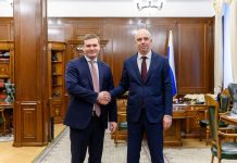 Валентин Коновалов и Антон Силуанов. Фото r-19.ru