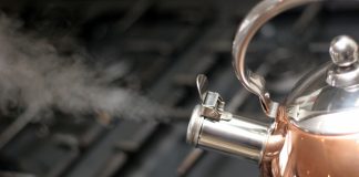 Чайник, кипяток