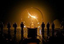 Напряжение. Энергетика. Изображение kandinsky