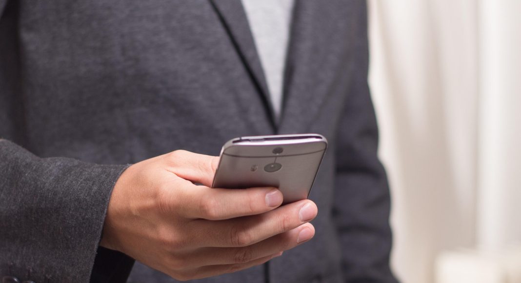 телефон, мужчина с телефоном