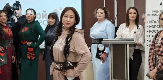 Показ одежды в Фонде развития. Фотограф Владислав Фербер