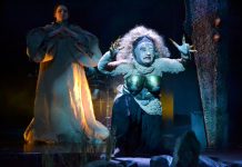 Спектакль «Луноликая». Фото: Виктория Ермолаева, пресс-служба Русского драматического театра